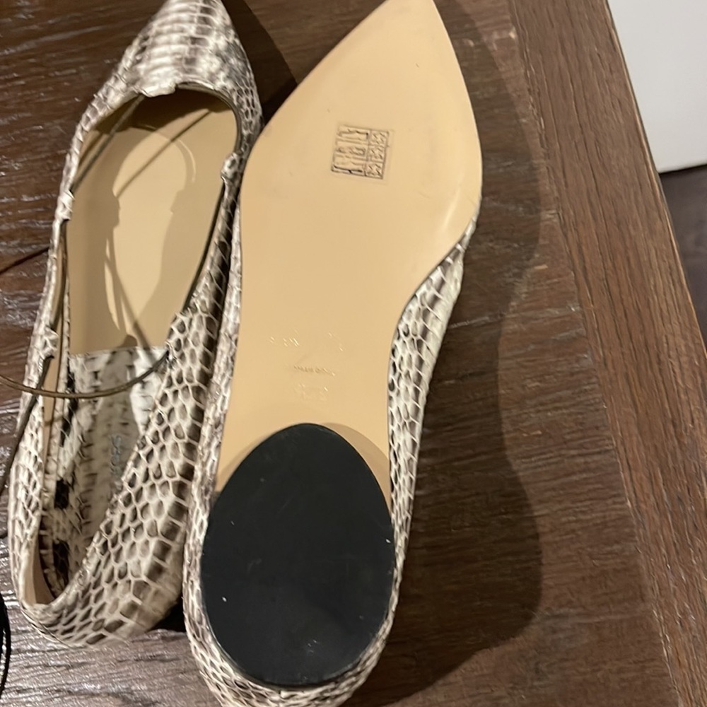 NWOB Michael KORS Collection Snakeskin Flats, 37.5 (US 7.5) - Picture 5 of 9
